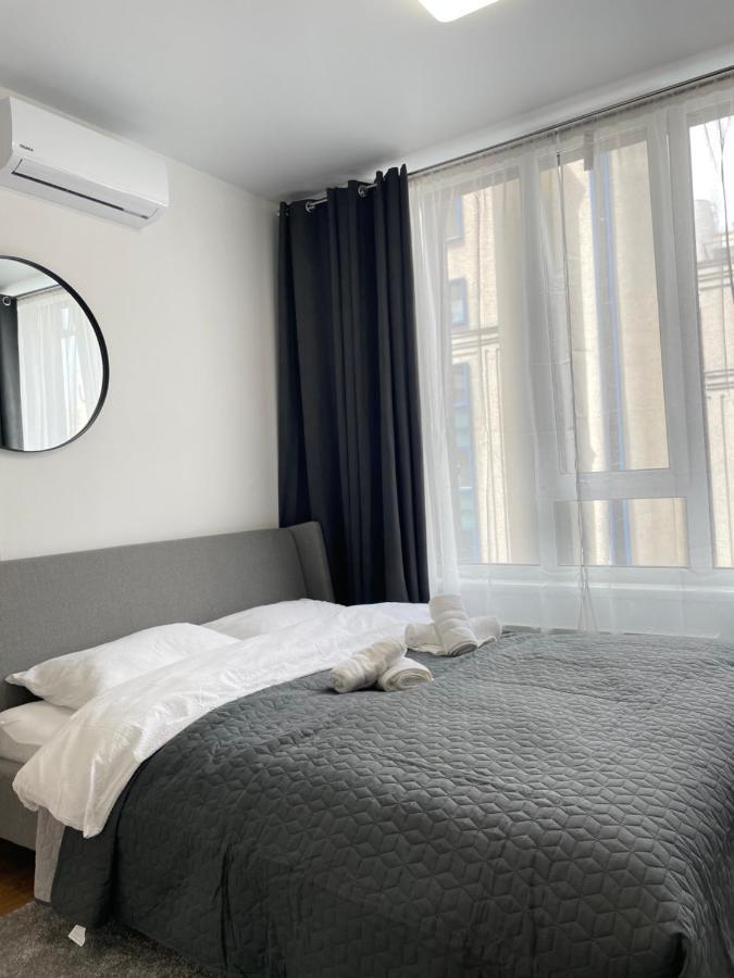 Cube House Apartment เคียฟ ภายนอก รูปภาพ