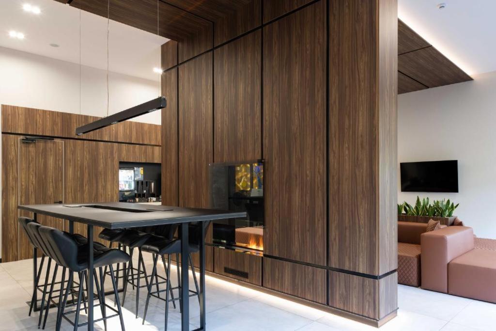 Cube House Apartment เคียฟ ภายนอก รูปภาพ