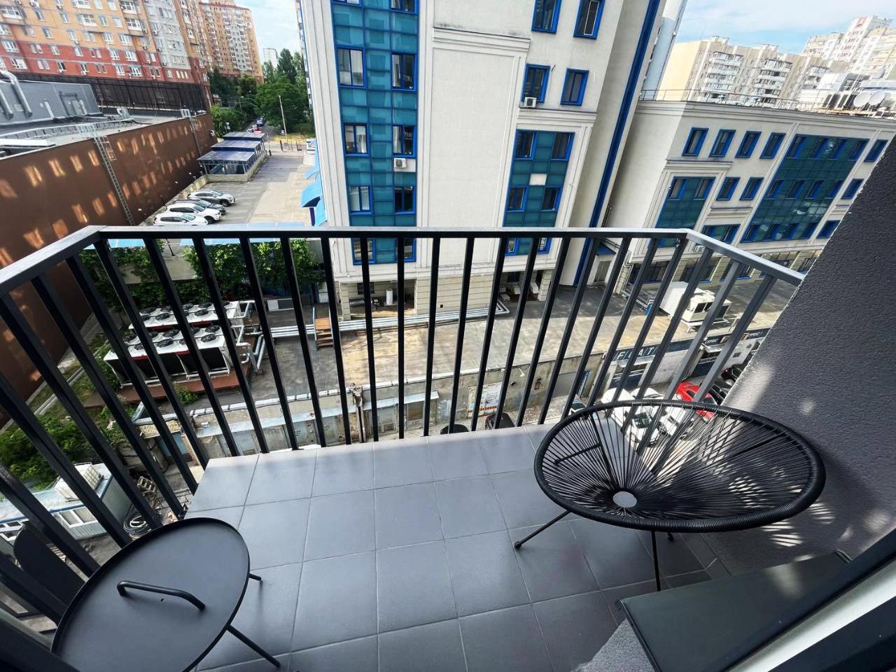 Cube House Apartment เคียฟ ภายนอก รูปภาพ